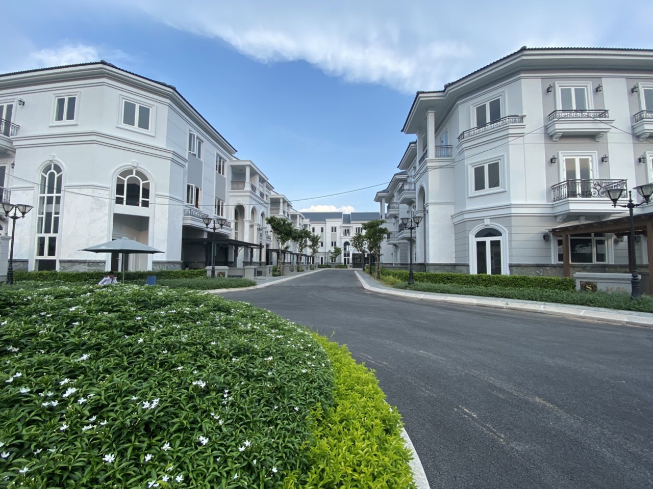 Tọa lạc tại mặt tiền 1145 đường Nguyễn Thị Định, Cát Lái, TP Thủ Đức (Quận 2).