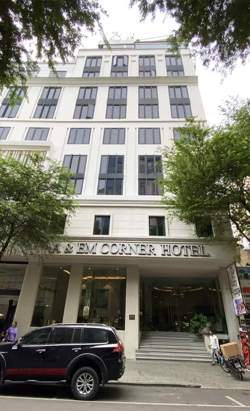 Siêu đẹp! Hotel 4* đường Thủ Khoa Huân, Bến Thành Q- 1 hầm 10 lầu. DT 7m x 24 m.