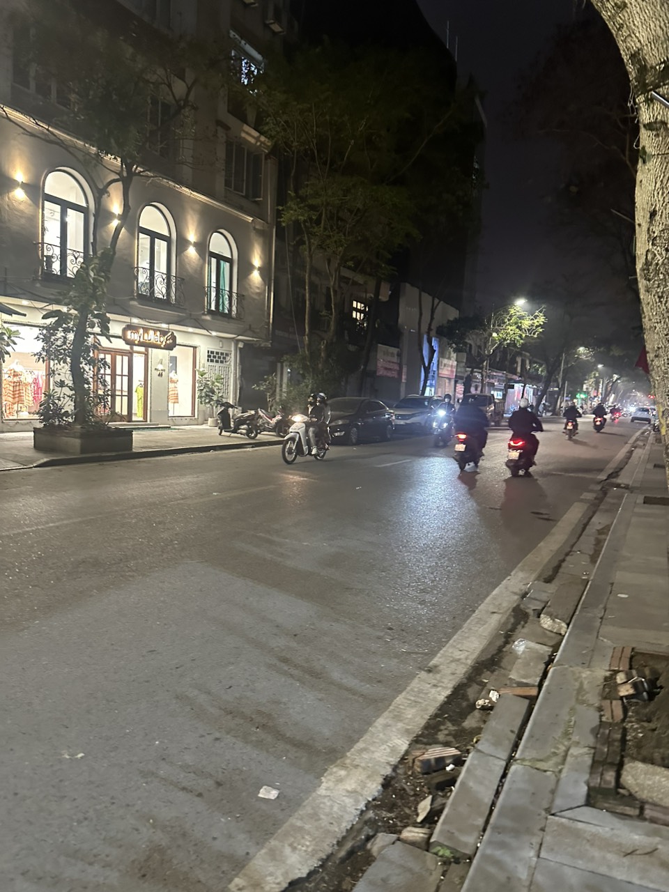 Bán Gấp! Nhà Phố Hàm Long, 31m² Chỉ 8.4 Tỷ - Siêu phẩm đầu tư dòng tiền 30 tr/tháng.