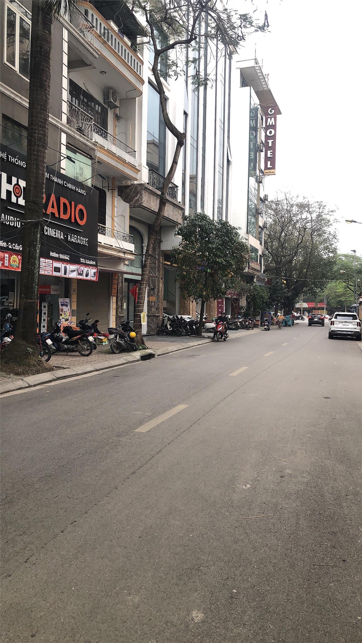 Bán nhà mặt phố Hoàng Quốc Việt Quận Cầu Giấy 43m xây 7 tầng thang máy nhỉnh 20 tỷ