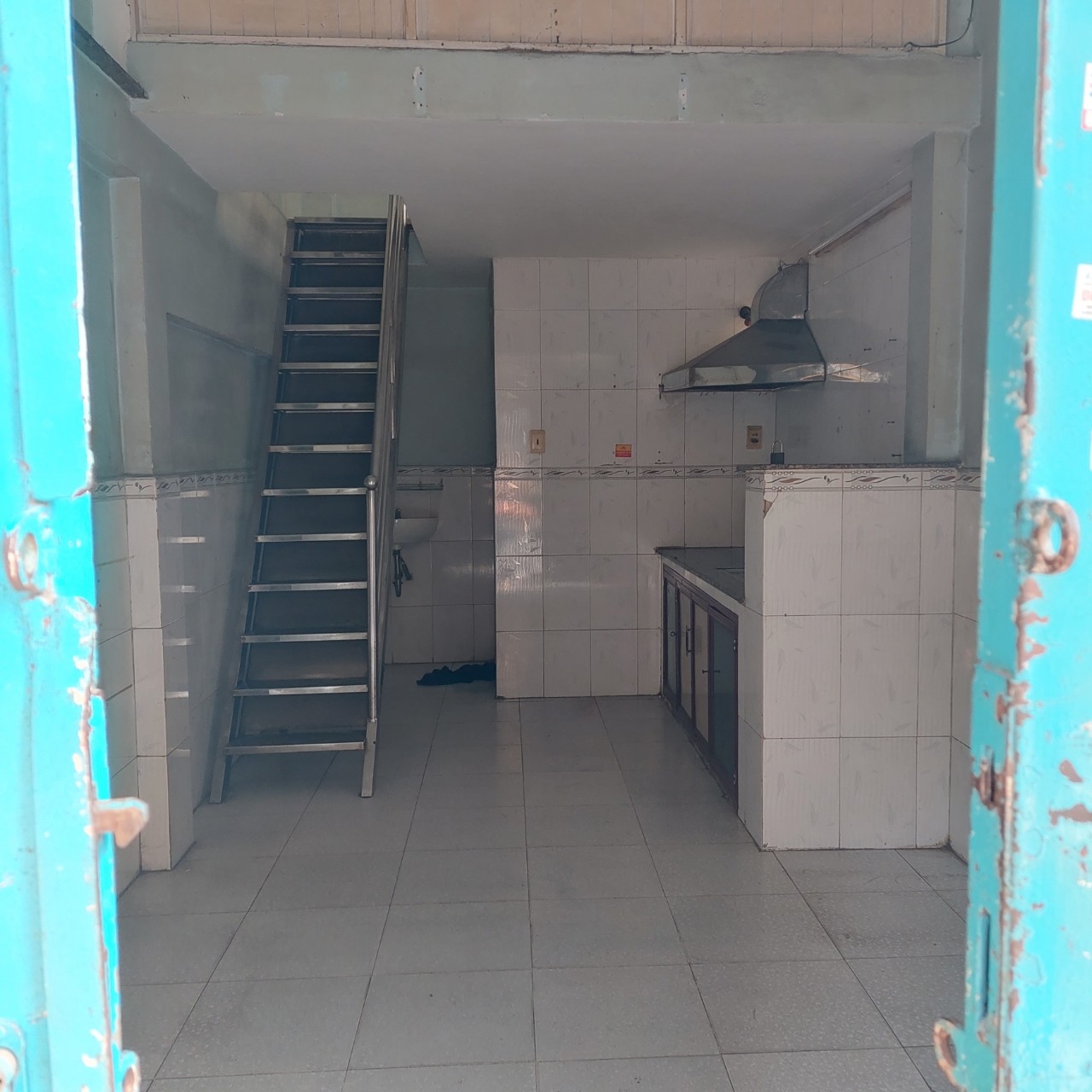 Cho thuê MTKD 12M ngay Thạch Lam quận Tân Phú 2,8 x 7m -3T chỉ 8,5 triêu