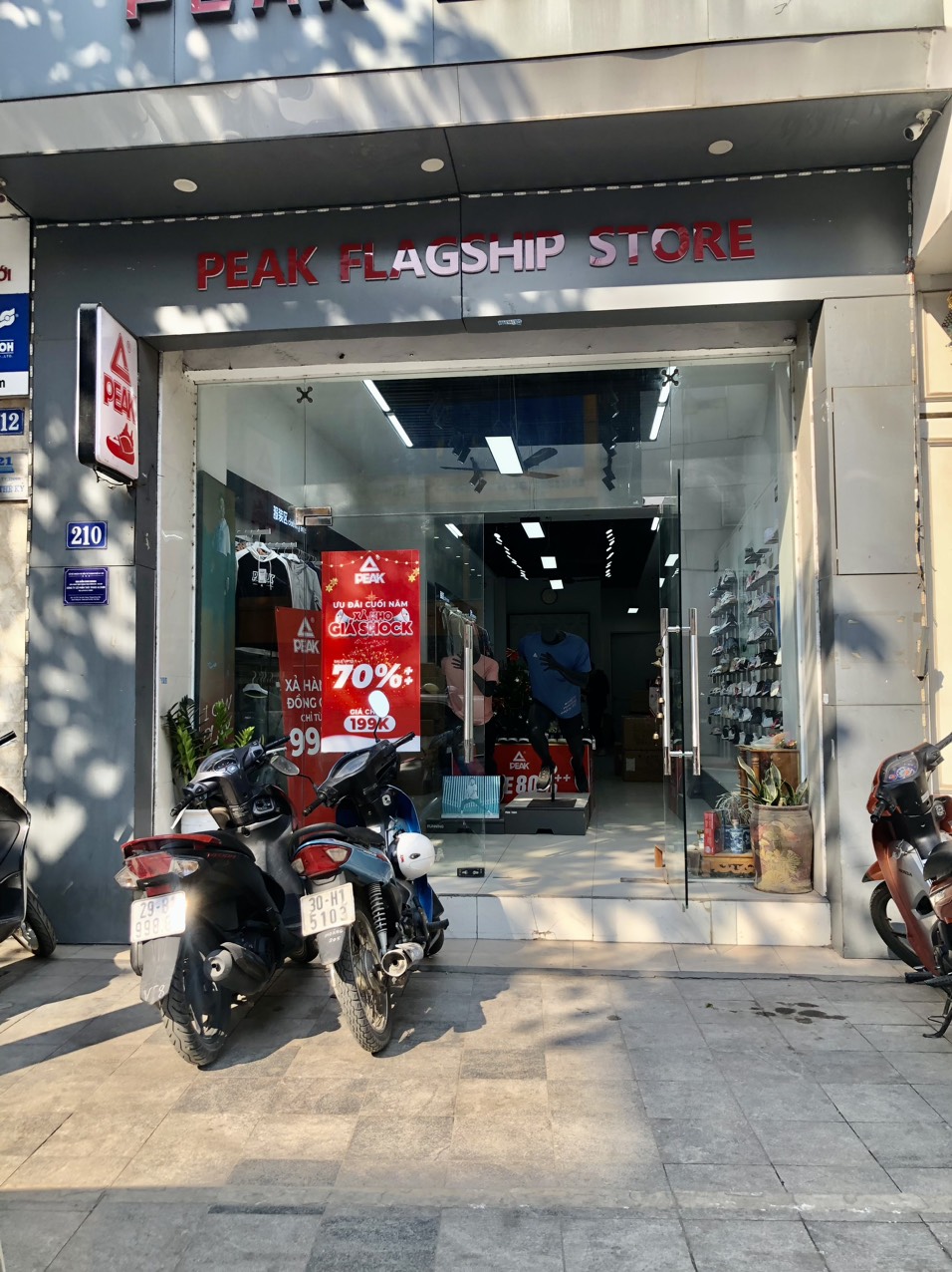 Chính chủ bán nhà 4 tầng mặt phố số 210 Tôn Đức Thắng,phường Hàng Bột, q Đống Đa, Hà Nội