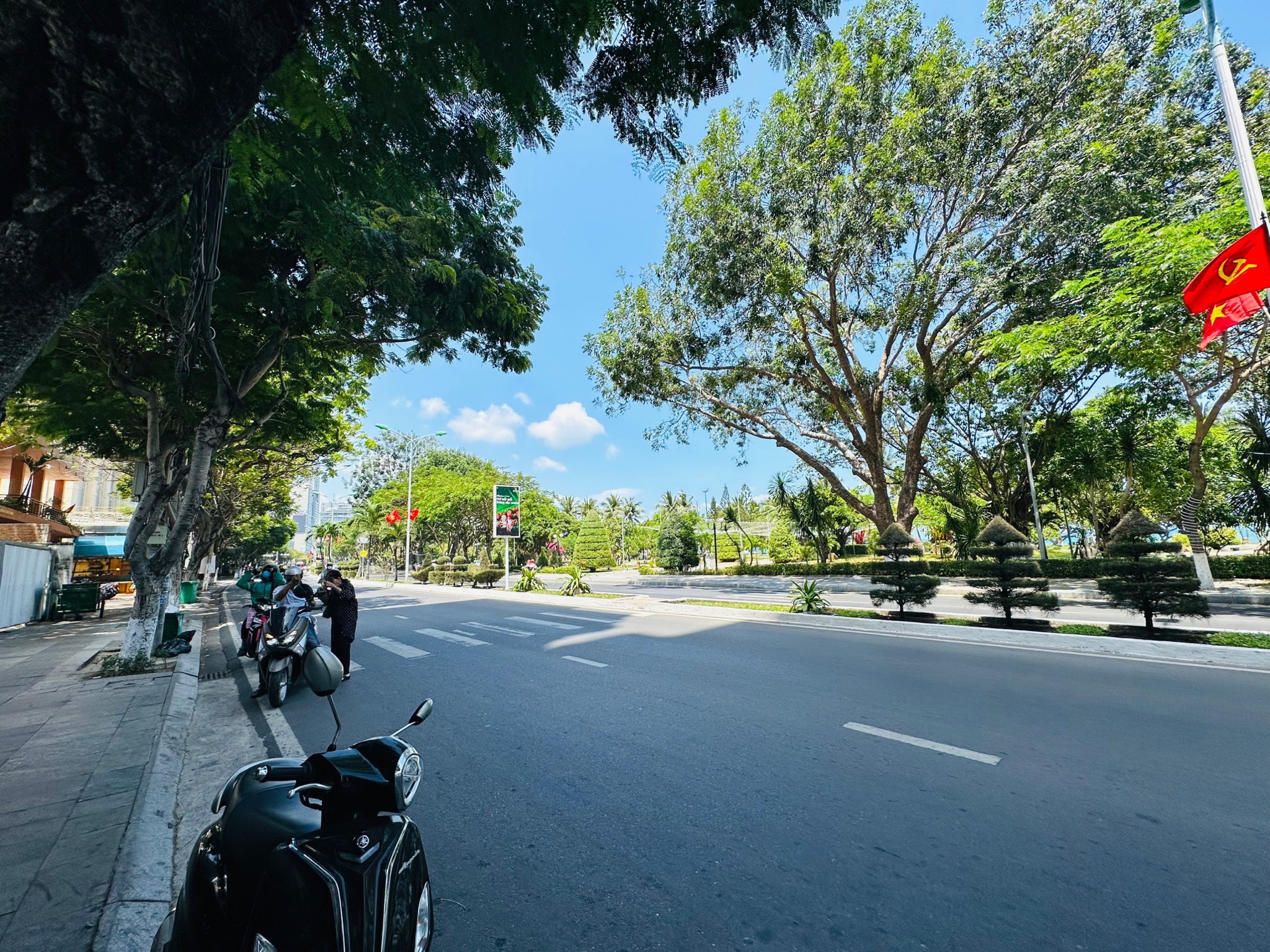 bán nhà mặt tiền view Biển Trần Phú đối diện công viên Phù Đổng Nha Trang 0395287569