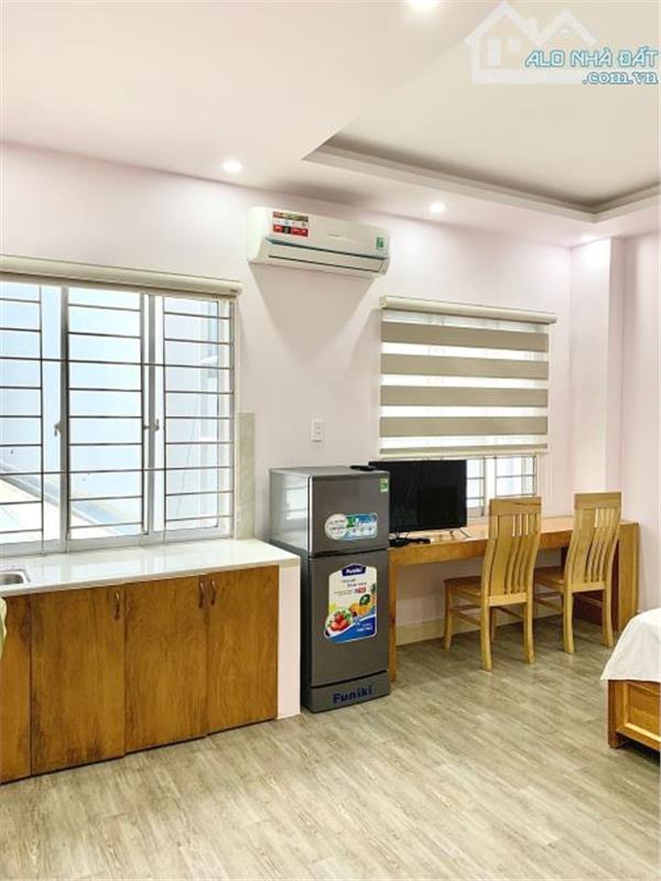 Bán tòa căn hộ 6T đường Dương Đình Nghệ, Đà Nẵng. Đường 7.5m thông ra bãi tắm, vị trí đẹp, KD tốt