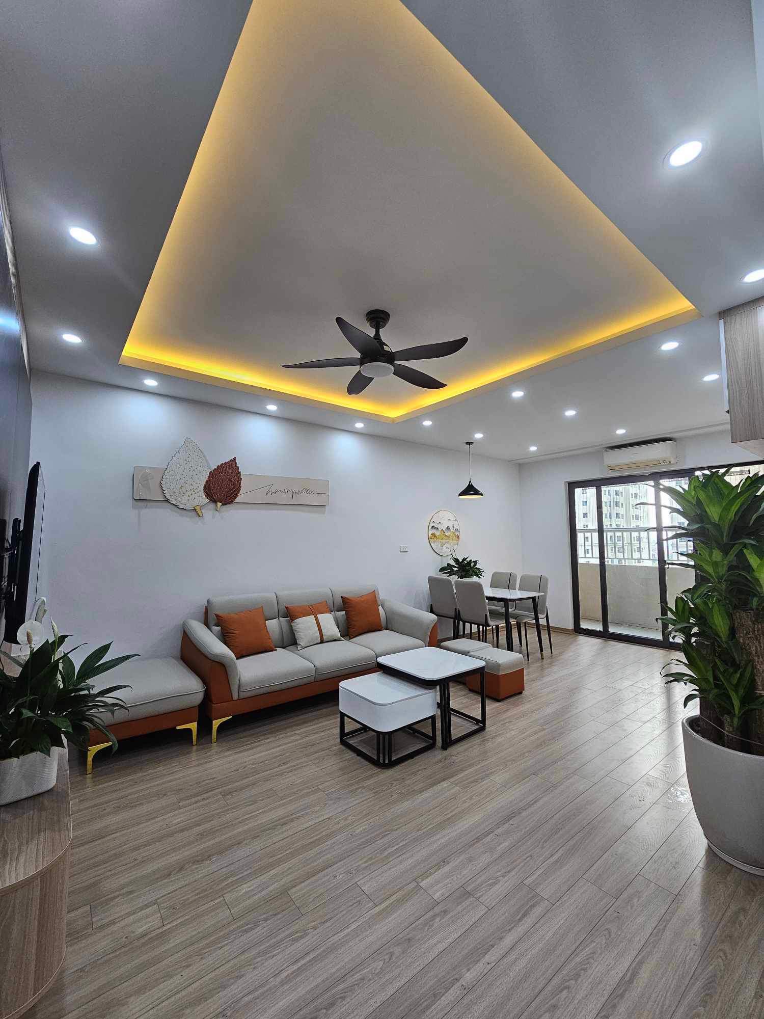 BÁN CĂN HỘ 76 MÉT 3 NGỦ HH LINH ĐÀM TY 2TY588TR