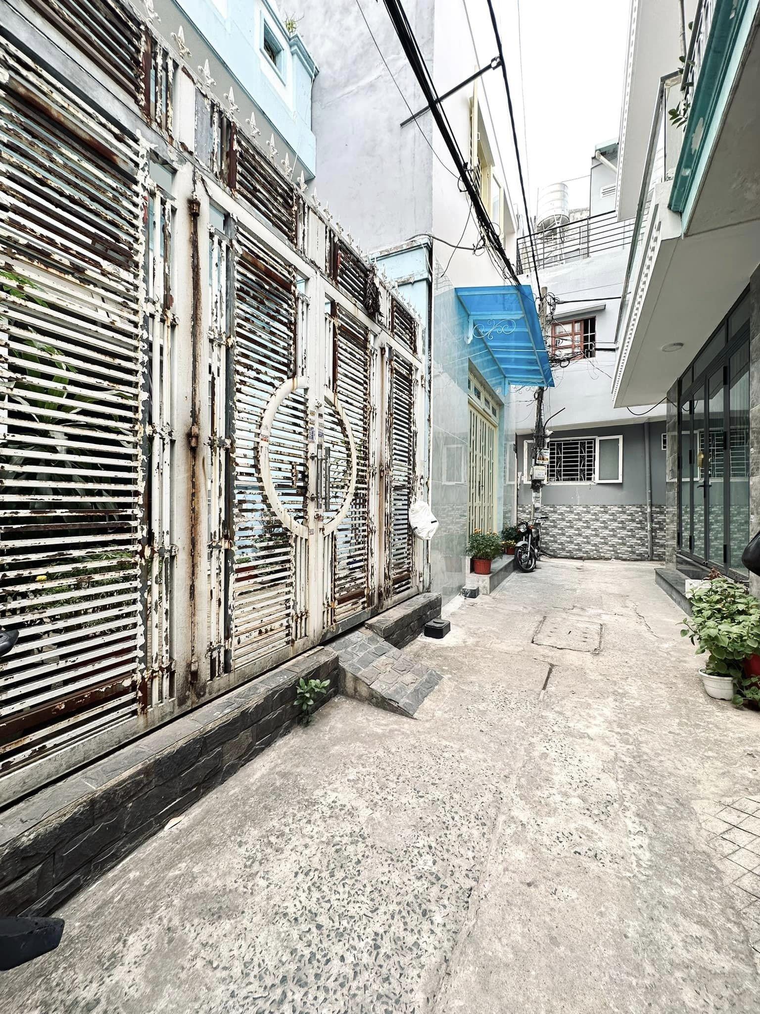 HẺM 80 DƯƠNG QUẢNG HÀM - P5 - NHÀ ĐẸP 2 TẦNG - SỔ VUÔNG A4 - GIÁP BÌNH THẠNH - 50M2 ( 4 x 12,6 ) - GIÁ 4.65 TỶ.