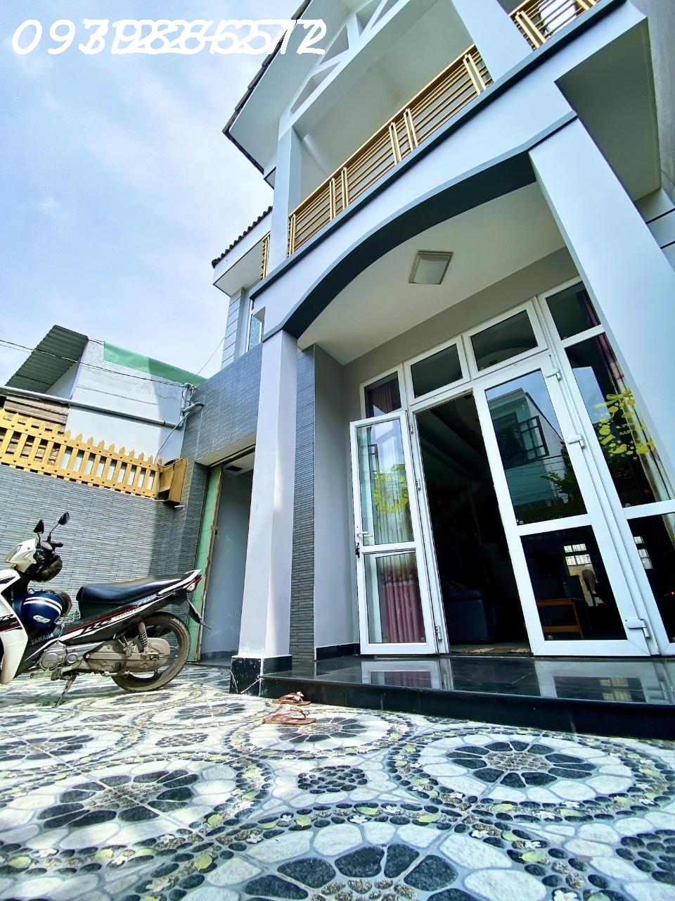 BÁN GẤP NHÀ GẦN LÊ VĂN VIỆT -TĂNG NHƠN PHÚ A - THỦ ĐỨC [ 130M2 ( 6.5 X 20 ) 2 TẦNG 3PN - XE HƠI VÀO SÂN