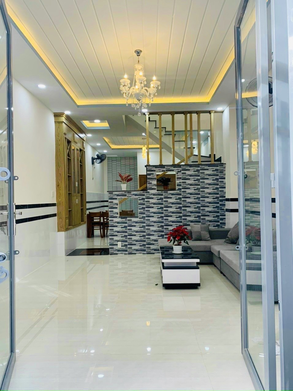 Cống Lỡ P15 Tân Bình, 4m x14m5, 3 tầng, hẻm 4m, chỉ 4.45 ty