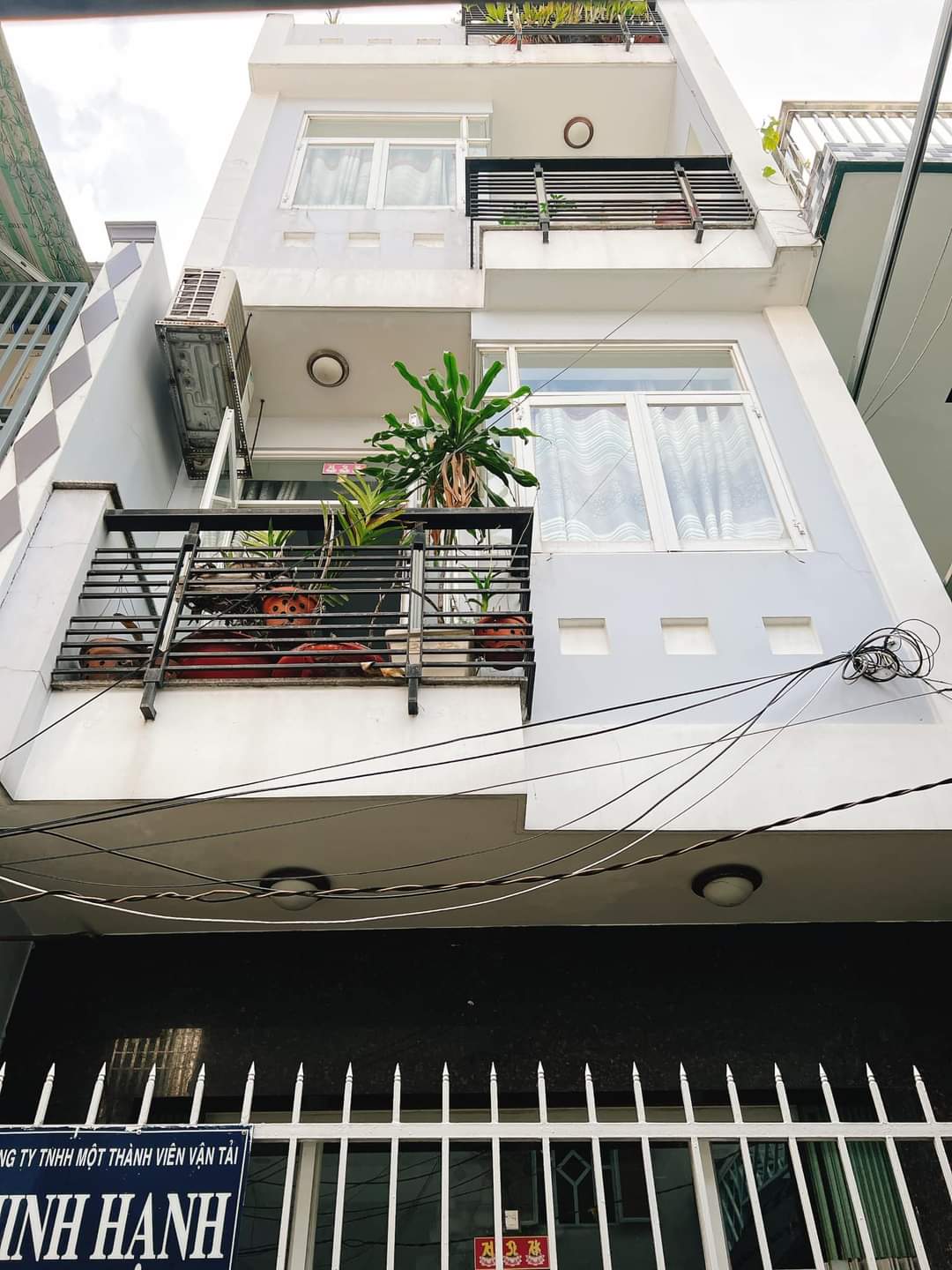 Mặt tiền đường số Ngang 4 x 7 - đúc 5 tấm Q4 Có 5 tỷ