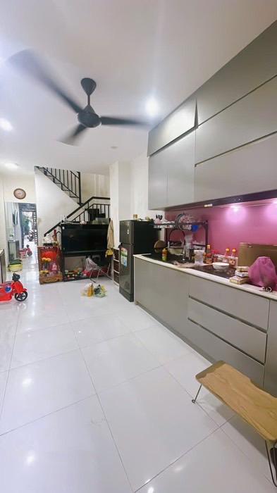 Mặt tiền hẻm Ngang 6.4 x 8.02 - 5 tấm căn hộ dịch vụ Tôn Đản Q4 chỉ 6 tỷ