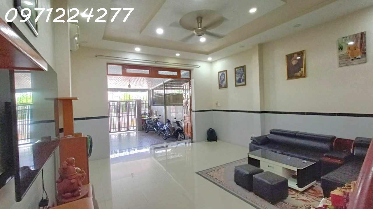 BÁN NHÀ GẦN ĐỖ XUÂN HỢP - TĂNG NHƠN PHÚ A -THỦ ĐỨC 136M2 ( 5.3X 26M2 ) 2 TẦNG - 4PN- TẶNG NỘI THẤT HƠN 300TR