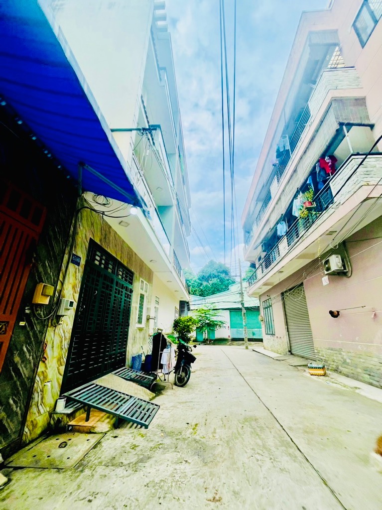 Bán Nhà Hương lộ 2, Bình Trị Đông A. Bình Tân.DT 53m2 x 4 tầng (5.9 x 9).Giá 6.6 tỷ TL