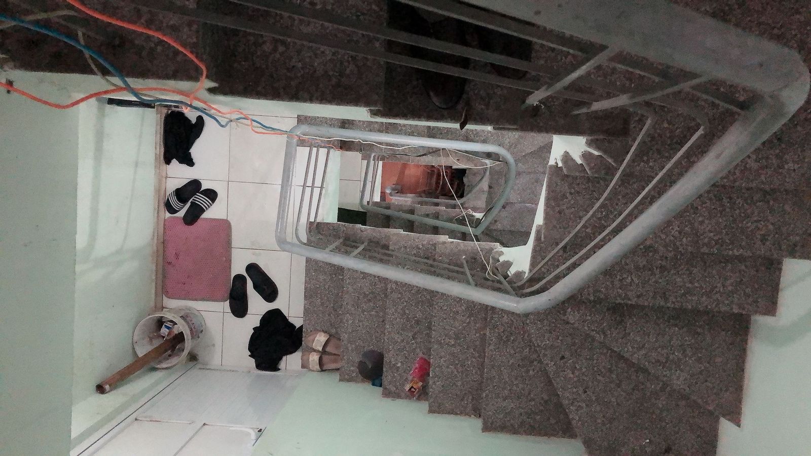 BÁN GẤP NHÀ CẦU DIỄN- 5 TẦNG- 35M2- 5,15 TỶ- Ô TÔ ĐẬU TẬN NHÀ- NGÕ THÔNG TỨ HƯỚNG- TRUNG TÂM CÁC TIỆN ÍCH