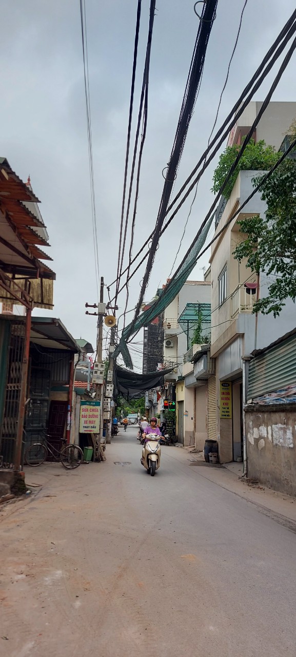 - Bán nhà La Nội, Hà Đông. S=30m2*5T,MT 3.5m, giá 4.55 tỷ (TL)