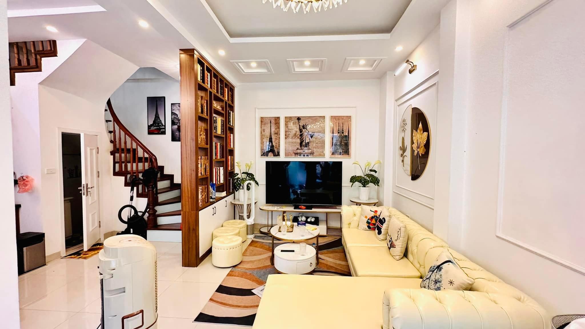 Bán nhà phố Trương Định, Hai Bà Trưng 40m, 5 tầng. Giá: 7 tỷ