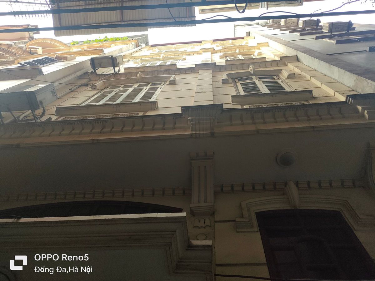 - Bán nhà Pháo Đài Láng, Đống Đa. S= 45m2*5T, MT= 5.3m, giá 8.05 tỷ (TL)