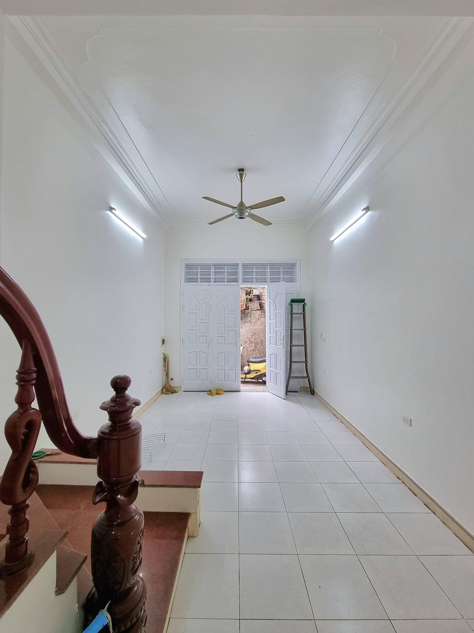 Bán nhà Ngọc Hồi gần KĐT Pháp Vân - Nhà xây kiên cố ở ngay - gần phố - thoáng trước sau - DT rộng 4PN