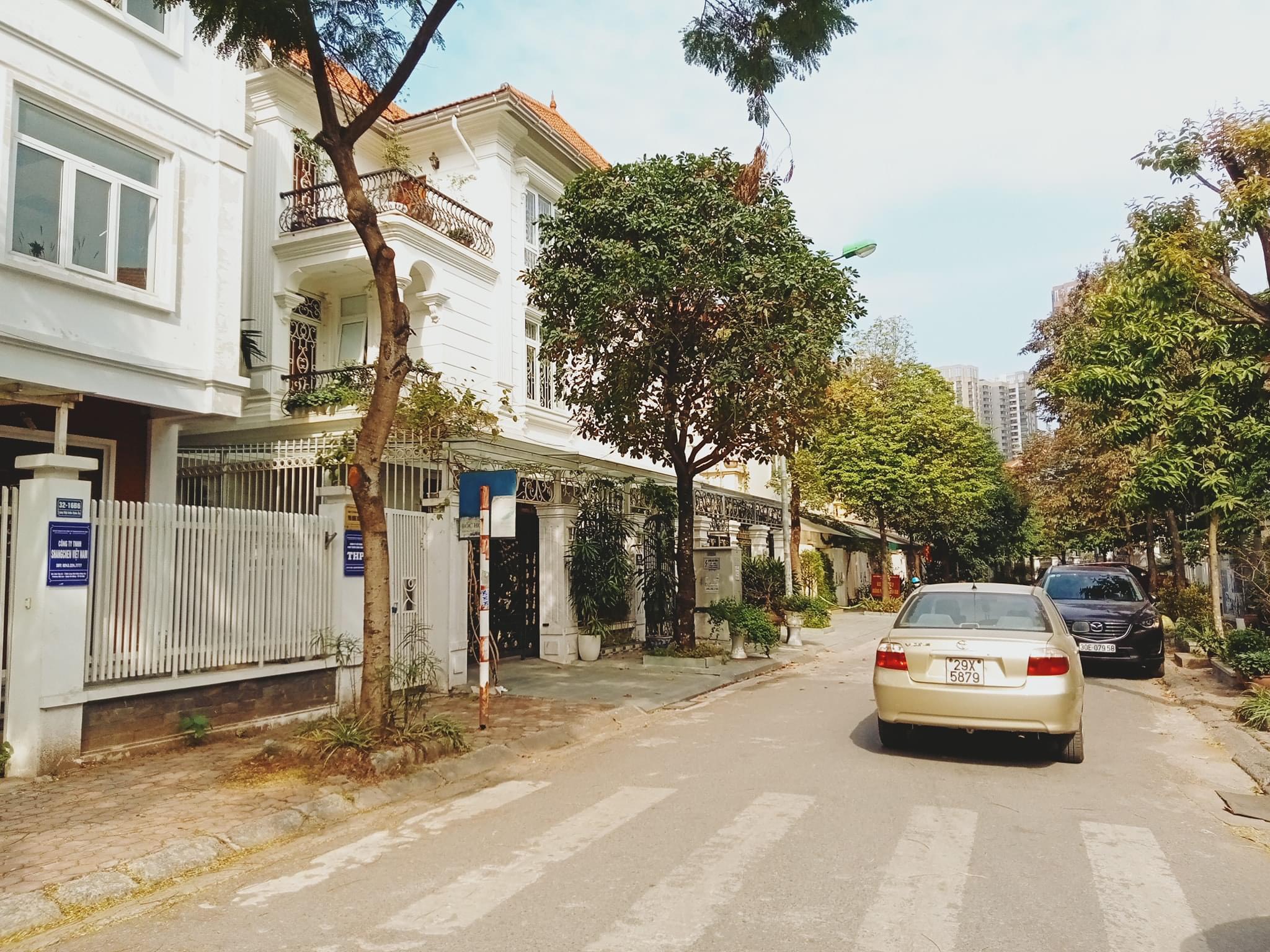 Cho thuê BT làng việt kiều châu â -hà đông 130m2-3 tầng