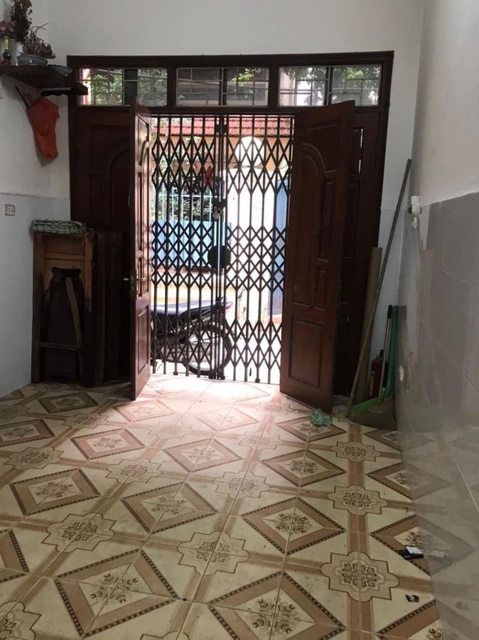 Cực hiếm nhà Lạc Long Quân - Tây Hồ gần phố 25m2 chỉ nhỉnh 4 tỷ