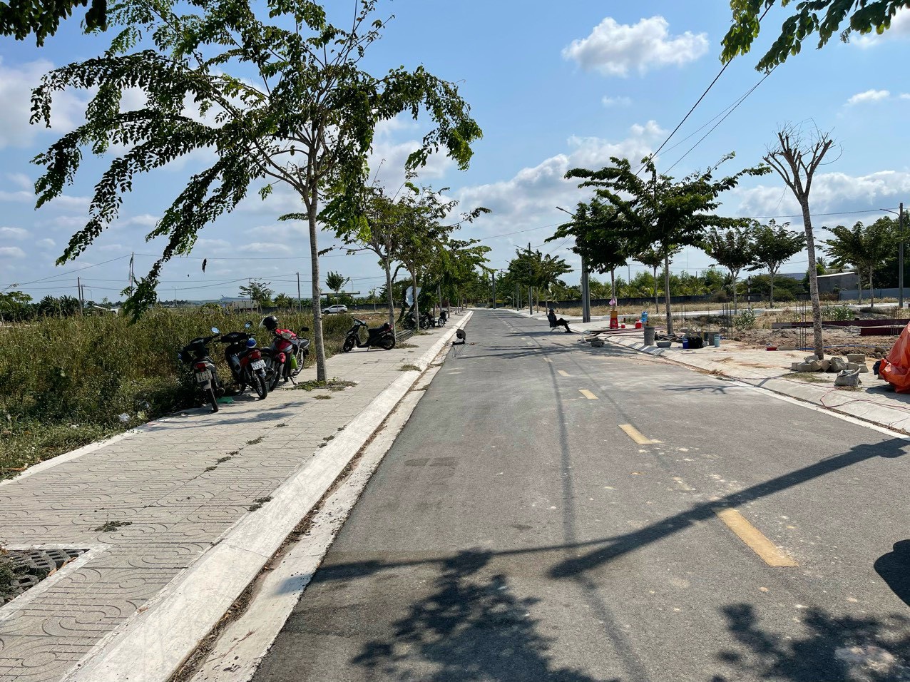 Bán 166 m2 TC 80m2 gần TT văn hoá long điền giá 1 tỷ đường nhựa 12m NH hỗ trợ 70%