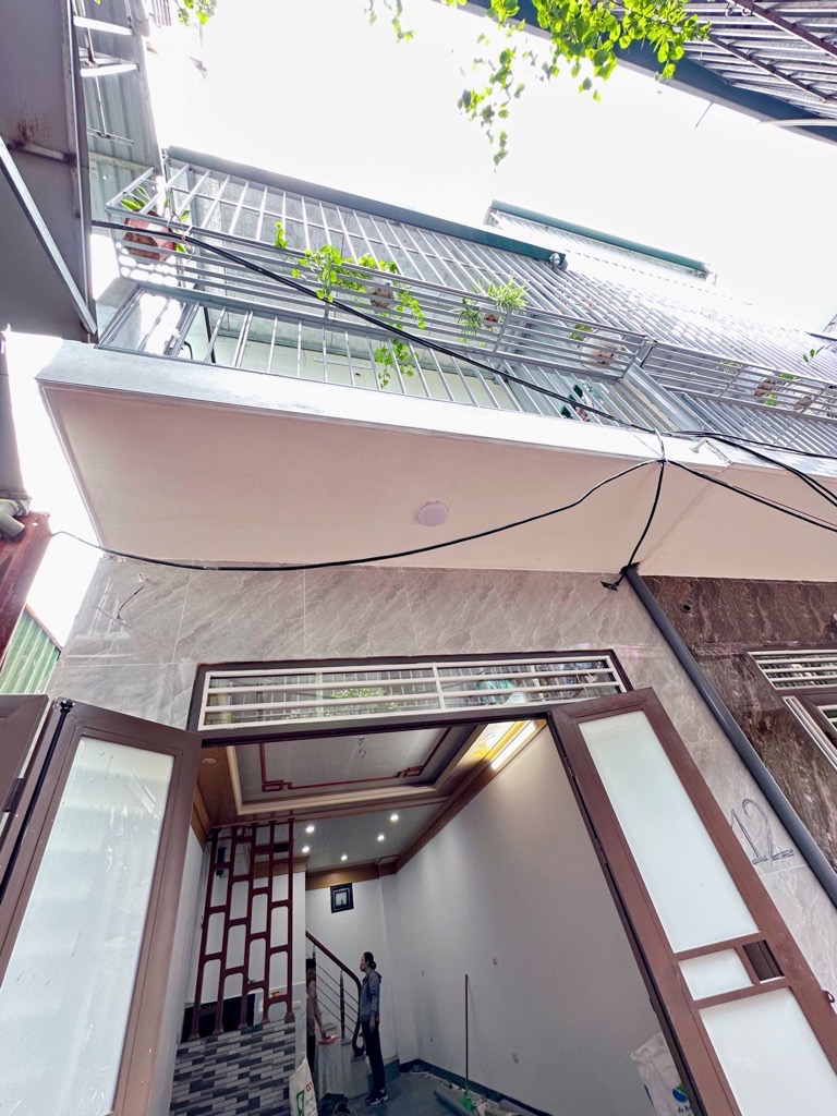 Hiếm - Tây Hồ- Nhà 3 tầng tinh- Nội thất xịn- Ngõ ô tô- Kinh doanh- 2.15 tỷ