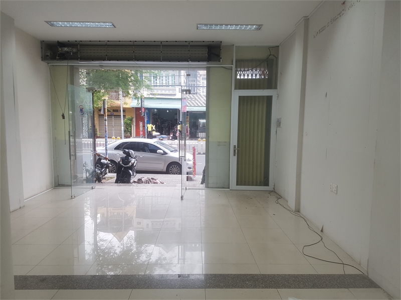 Cho thuê mặt bằng 1T3L nhà kính đẹp đường 30/4, TPVT