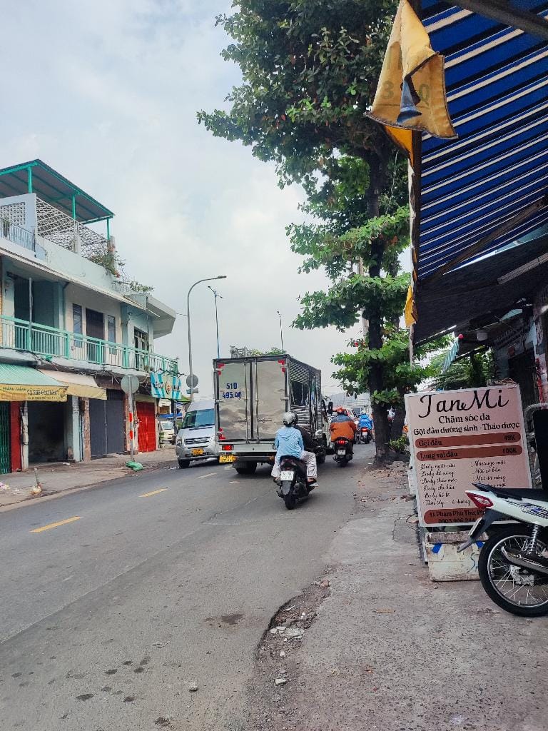 RẺ NHẤT Q.6 - CHỈ 4,7 TỶ CÓ NHÀ 46M2 ( 5,3X9) - 5 TẦNG BTCT - ĐƯỜNG PHẠM VĂN CHÍ