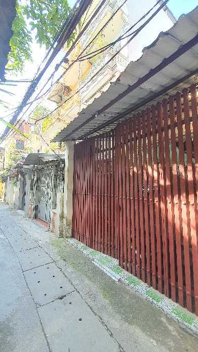 Hiếm- Đầu tư- Đội Cấn- Mặt ngõ thông- 51m sổ đỏ- Mặt tiền 4.55m - 5 tỷ