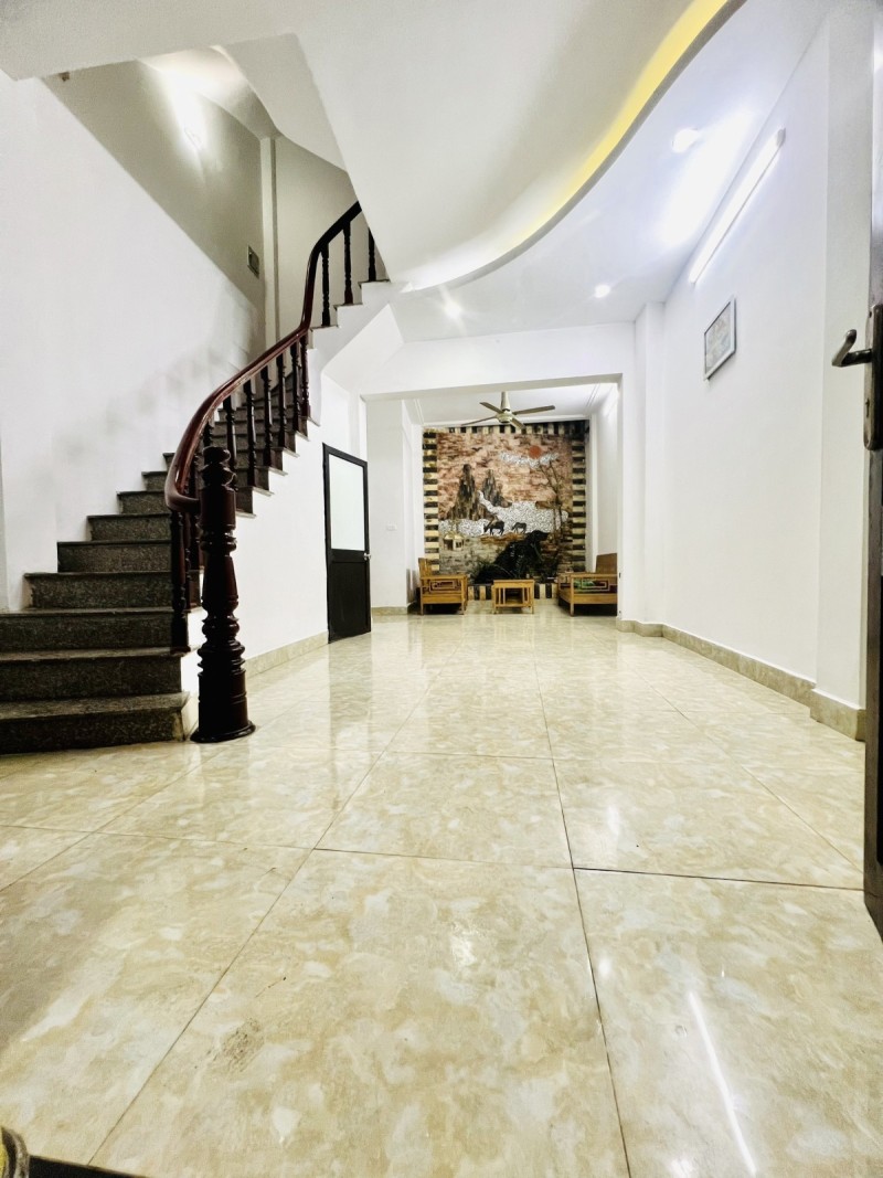 Thanh lý gấp nhà Lạc Long Quân, Tây Hồ 45m, 5 tầng, 4 ngủ, 2 thoáng gần phố 6.8 tỷ