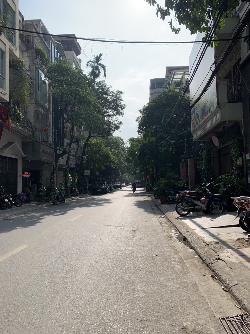 MẶT PHỐ ĐỖ QUANG 75M2 MT4.8 GIÁ 28 TỶ, OTO TRÁNH, VỈA HÈ