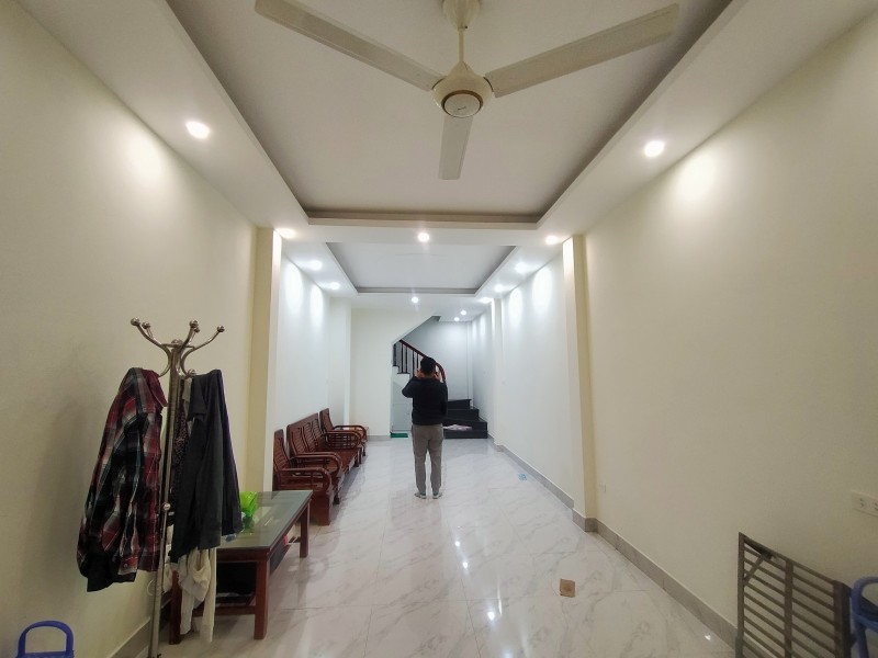 NHÀ ĐẸP ĐỐI DIỆN VƯỜN HOA NGỌC LÂM - NGÕ THÔNG - Ô TÔ VÀO NHÀ - TIỆN ÍCH NGẬP TRÀN