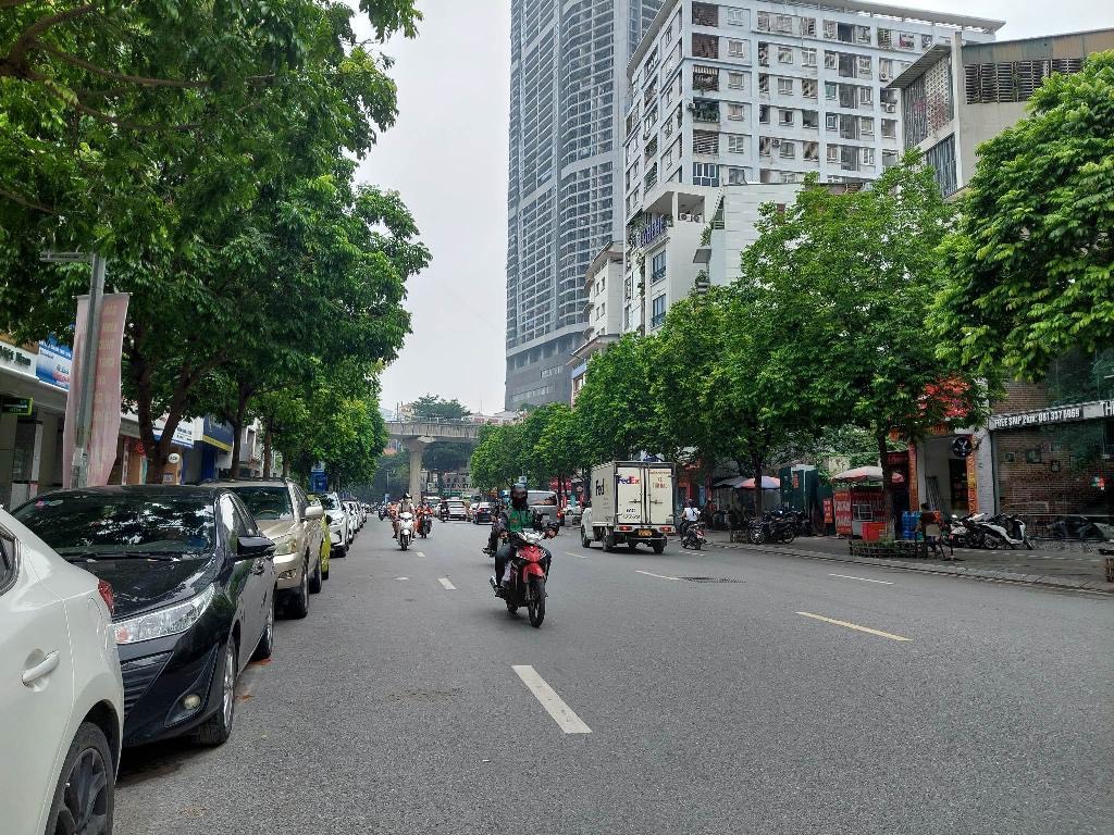 MẶT PHỐ KHÚC THỪA DỤ 60M2 MT4.2 GIÁ 25 TỶ, OTO TRÁNH, VỈA HÈ