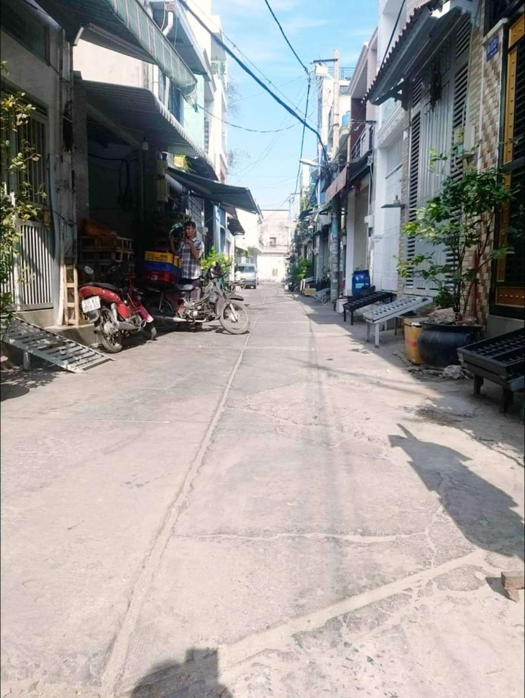 BÁN NHÀ 3 TẦNG ĐẸP - HXH 5M THÔNG - 3.5MX10M - NHỈNH 3 TỶ LÊ ĐÌNH CẨN - BÌNH TÂN