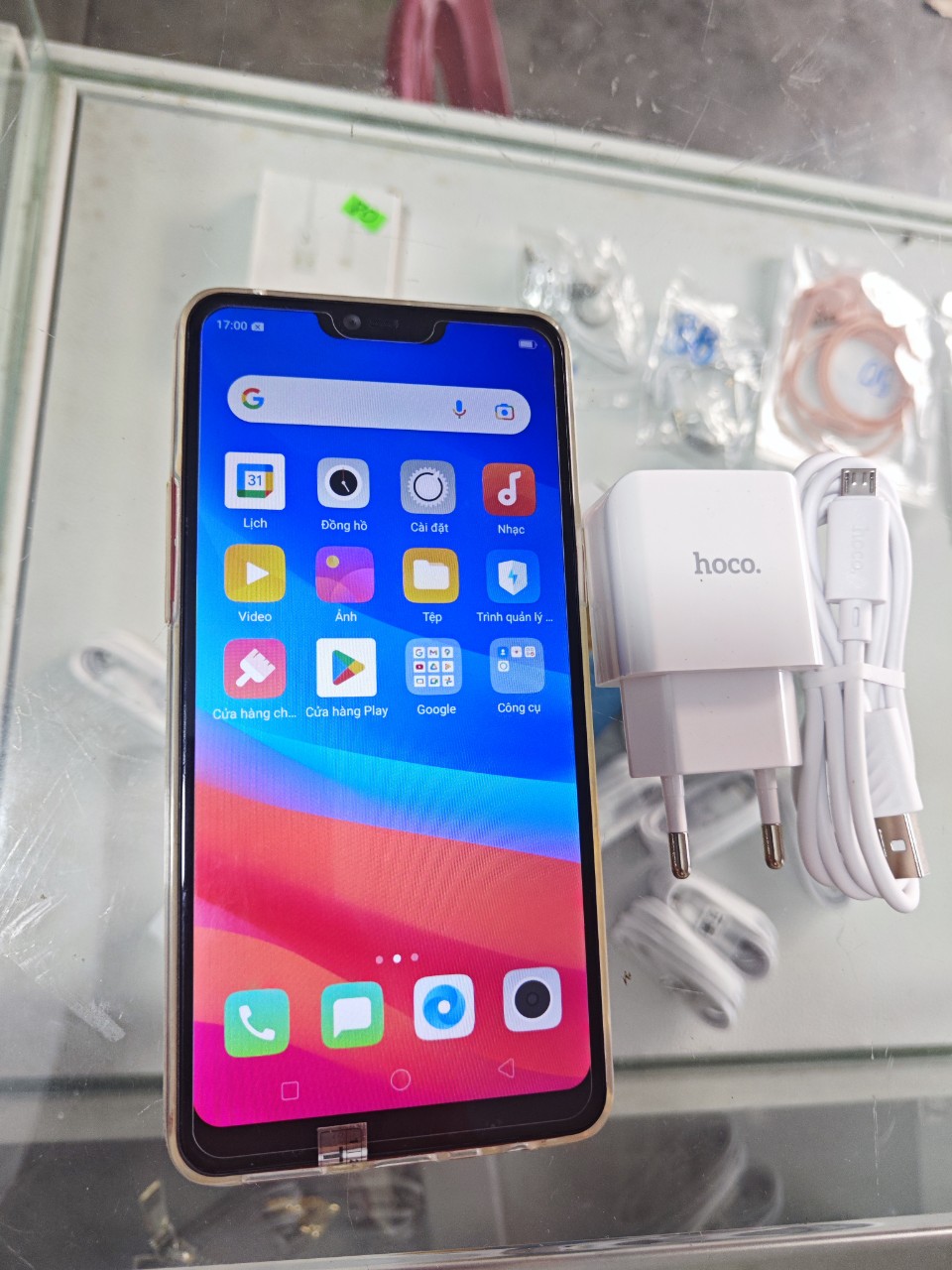 OPPO F7 Bản Ram4/128G - Phụ Kiện Đầy Đủ - Giá 1tr3