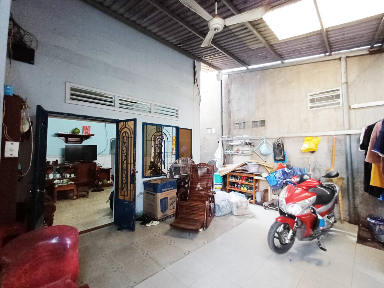 Bán nhà sổ hồng riêng, DT: 63m2, 2 PN, giá 2.x tỷ, Bình Chiểu, Thủ Đức.