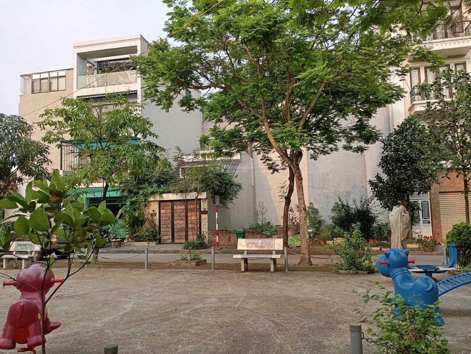 Bán gấp lô đất Phúc Lợi 80m2 kinh doanh, Vỉa hè, gần Vinhomes Long Biên Giá 10.5 tỷ.