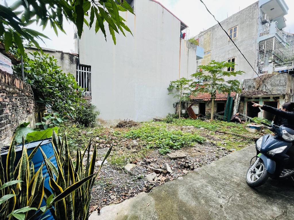 Bán đất Kiêu Kỵ,50m, ô tô 4 chỗ vào đất, giá 2,2 tỷ.