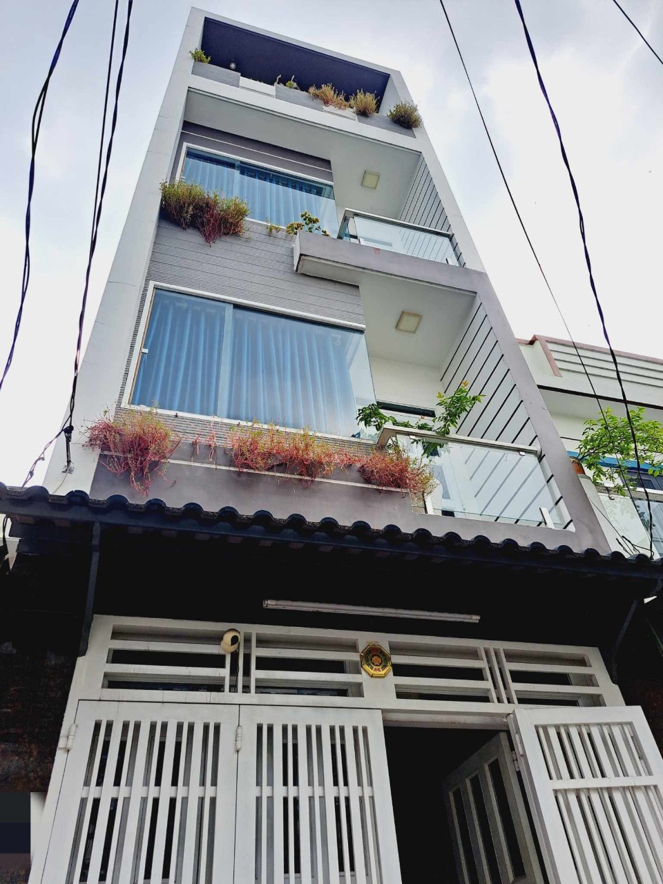 Hiếm KHu Tô Hiệu - Tân Phú - HXH tránh Vô nhà 50m2 - 3 tầng Mới