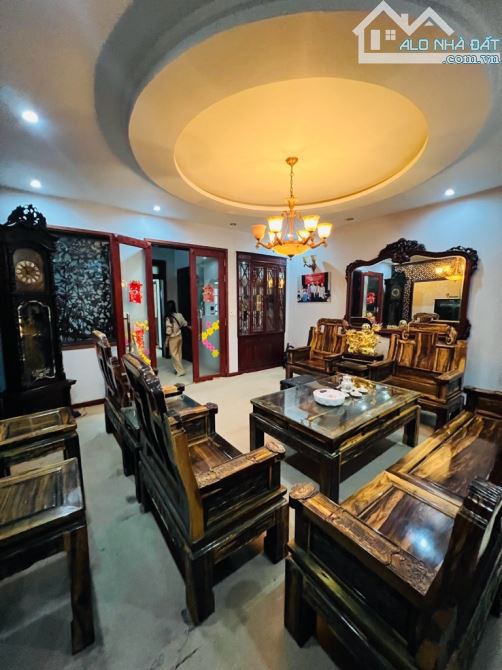 PHÂN LÔ Ô TÔ TRÁNH TRẦN KIM XUYẾN 48m2- MT 4m –NGÕ THÔNG- KHU VỰC VIP – SỔ ĐẸP-GIÁ CHÀO 12 TỶ 5