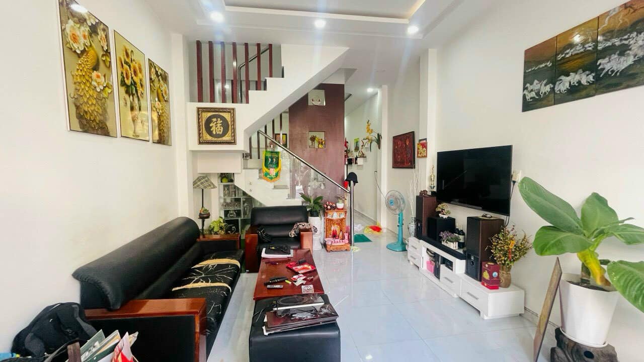 CẦN BÁN NHÀ 3 TẦNG, ĐƯỜNG 8 MÉT THUỘC VCN PHƯỚC HẢI, NHA TRANG