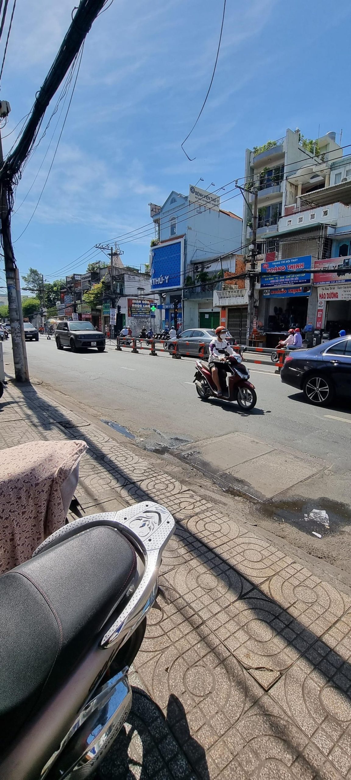 Bán nhà hẻm xe tải Trường Chinh, Tân Bình, 4.5x18, 3 tầng, vị trí đỉnh, giá rẻ