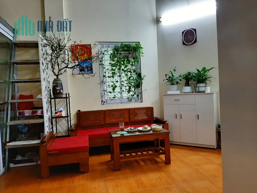 Chính chủ cho thuê nhà cấp 4 ngõ 181 Nguyễn Văn Linh, diện tích 35M2, 3 mặt thoáng, ô tô đỗ