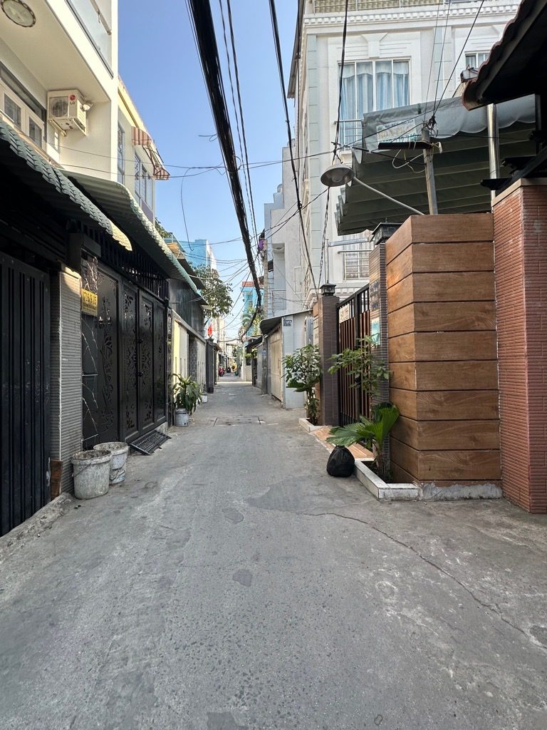 Bán nhà Huỳnh Tấn Phát, Thị Trấn Nhà Bè, DT 60m x 3 tầng (4x15), Giá 5,5 tỷ thương lượng