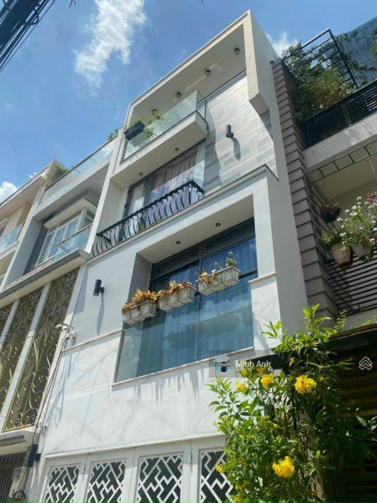 Bán Nhà hẻm xe hơi sát mặt tiền Hoàng Hoa Thám Bình Thạnh (4.2x16m) 5 tấm có hầm