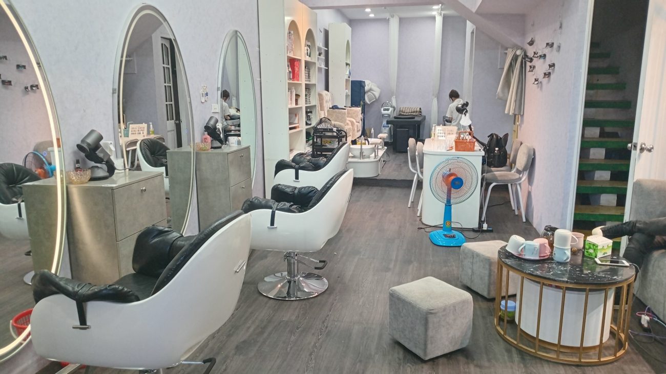 Do nhiều việc mình k quản lý được nên mình cần sang nhượng lại Salon hoặc sale mặt bằng Nail Tóc tại Hà Nội
