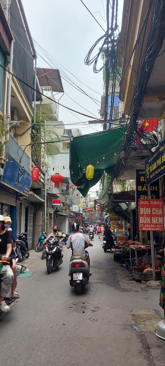 - Bán nhà Ngõ Chợ Khâm Thiên, Đống Đa.S= 33m2*3T, MT=3.2m, giá 6.5 tỷ (TL)