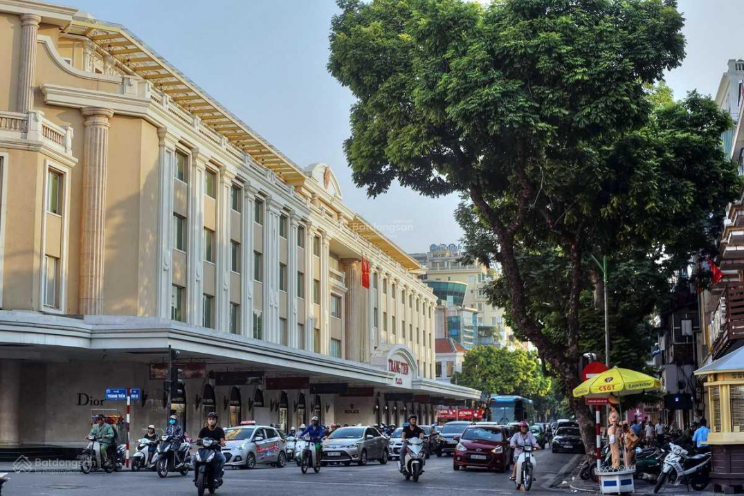 Mặt Phố Hoàn Kiếm, sổ đẹp 190m, vị trí đắc địa, kinh doanh, gần Hồ. Sổ đẹp.