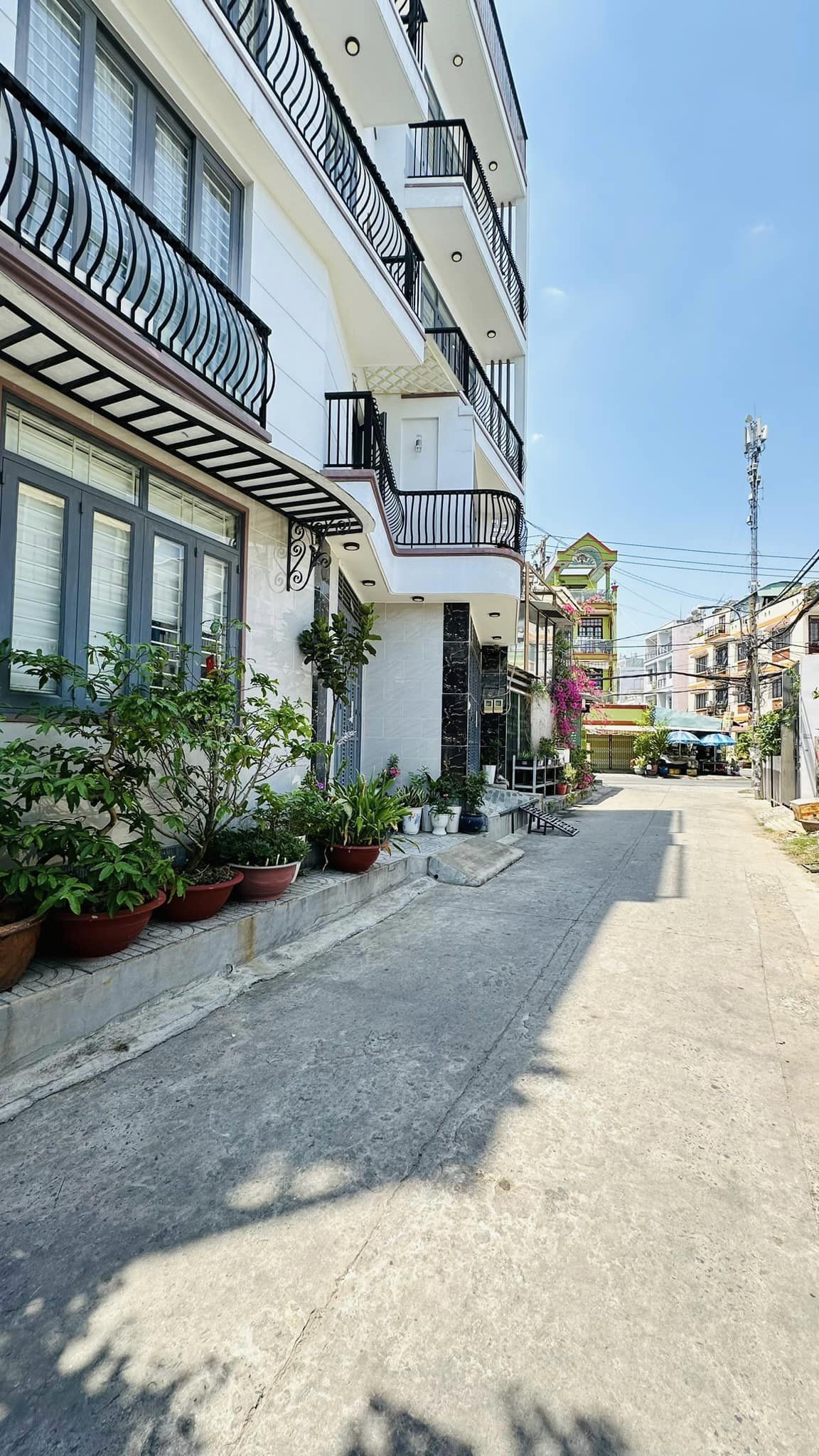 Bán Nhà Chợ An Nhơn Gò Vấp 80m2 4 Tầng Hẻm Xe Tải Giá 8 Tỷ 8 Ngang 5m