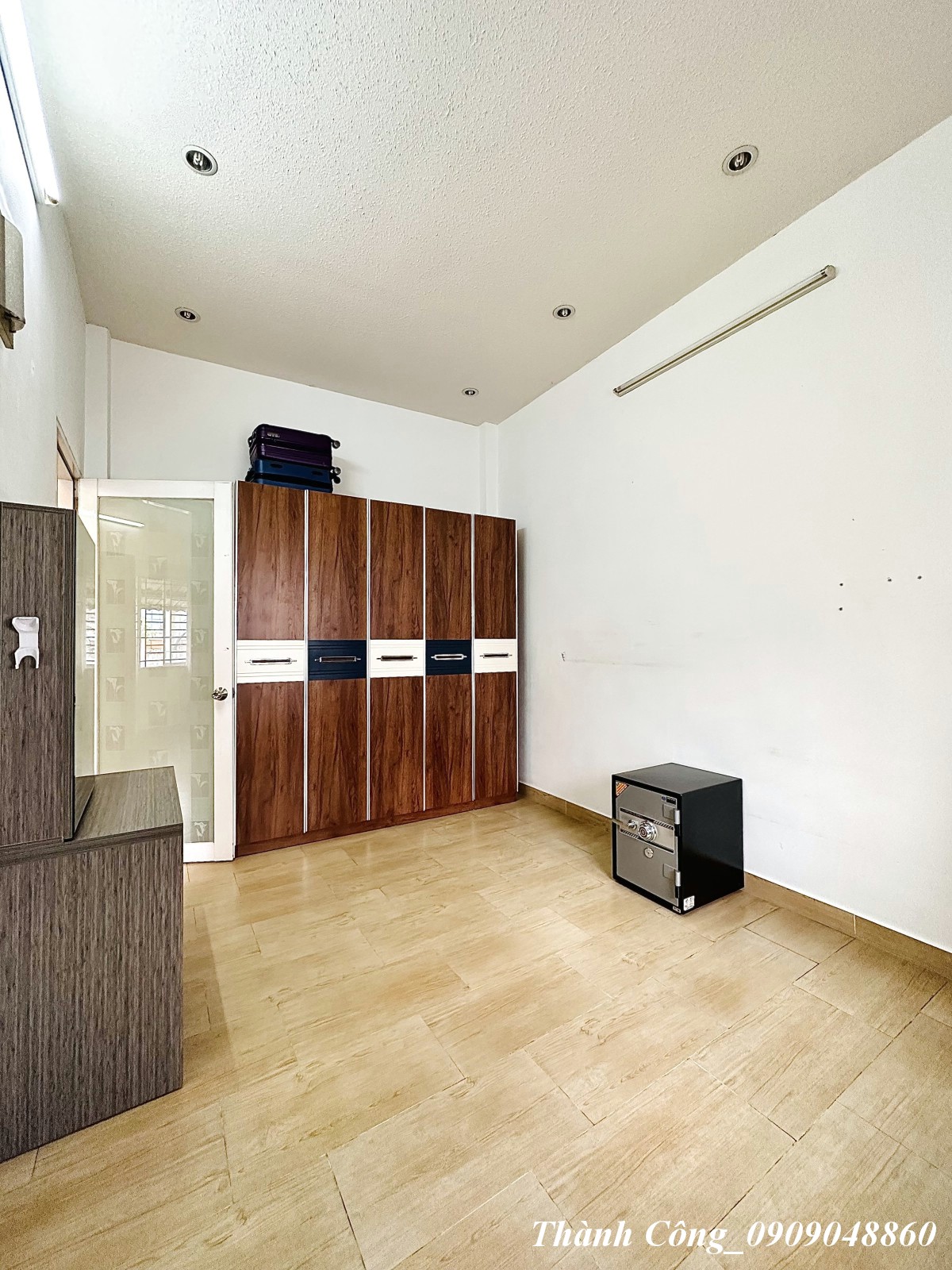 Bán nhà đẹp ở ngay Nguyễn Tri Phương Quận 10 5 TẦNG 5.6 tỷ.