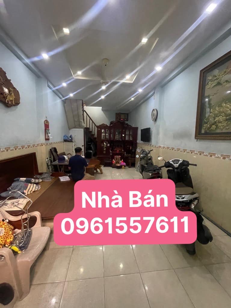 Nhà Bán Hẻm 4m Xe Hơi Đỗ Cửa, Nguyễn Trãi, Quận 1, 230tr/m2